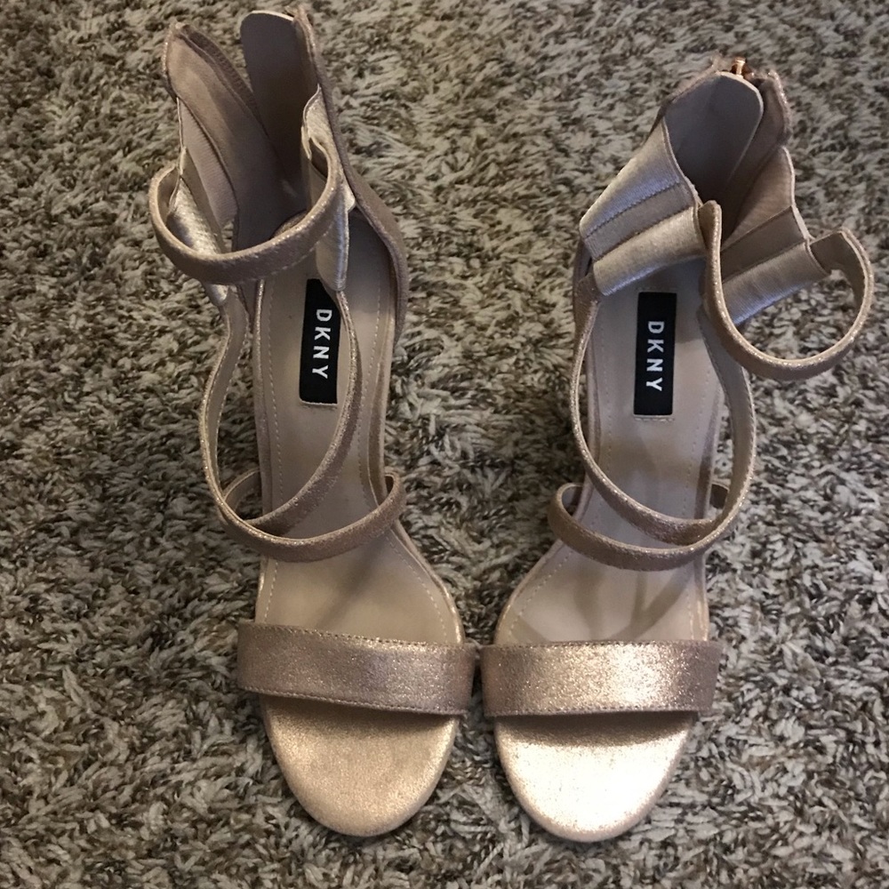 DKNY Size 7.5 Rose Gold Lil Studs Heels - Picture 2 of 4
